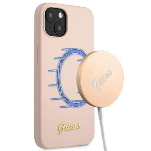 Guess GUHMP13MLSLMGLP iPhone 13 6.1" világos rózsaszín keménytok Szilikon Script arany logó Magsafe