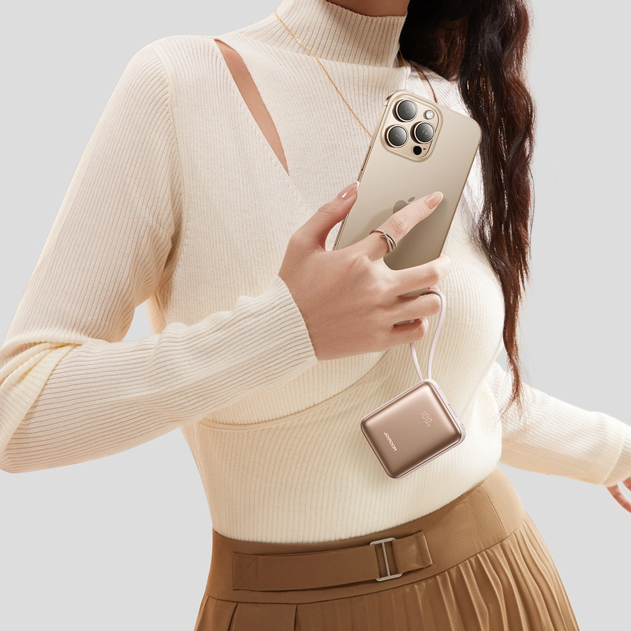 Joyroom JR-PBF27 22.5W 10000mAh Powerbank két beépített kábellel - arany színben - Image 2